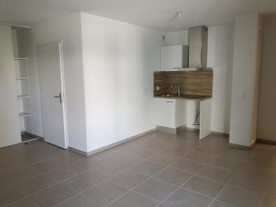 For rent Castelnau-le-lez 1 room 32 m2 Herault (34170) photo 3