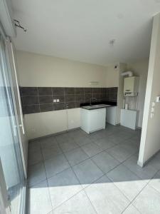 Louer Appartement 53 m2 Saint-julien-les-villas