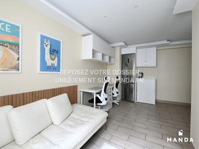 For rent Issy-les-moulineaux 2 rooms 35 m2 Hauts de Seine (92130) photo 0