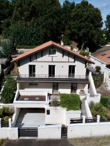 For sale R�SIDENTIEL 7 rooms 208 m2 Landes (40130) photo 0