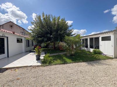 For sale Cherac 5 rooms 98 m2 Charente maritime (17610) photo 0