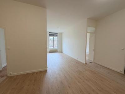 For rent Lyon-4eme-arrondissement 3 rooms 78 m2 Rhone (69004) photo 0