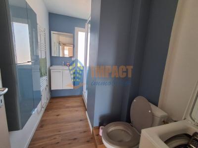 For sale Lille 4 rooms 63 m2 Nord (59000) photo 2