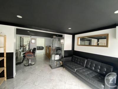 Louer Commerce Pont-sainte-maxence 9600 euros