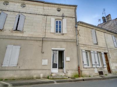 For sale Saintes 5 rooms 72 m2 Charente maritime (17100) photo 0