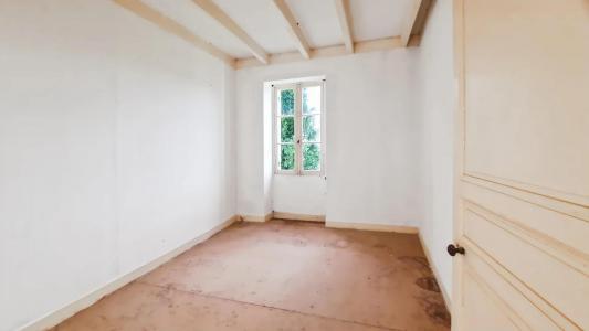 For sale Saint-fort-sur-gironde 8 rooms 140 m2 Charente maritime (17240) photo 0