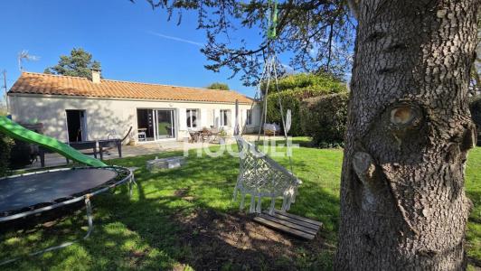 For sale Vouhe 4 rooms 90 m2 Charente maritime (17700) photo 0