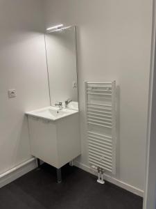 Louer Appartement Carpiquet 588 euros