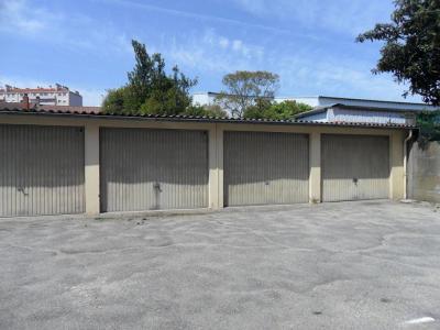 Louer Parking 15 m2 Bordeaux