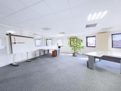 Louer Bureau Merignac 60996 euros