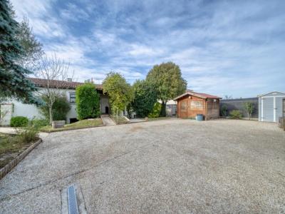 For sale Saintes 5 rooms 142 m2 Charente maritime (17100) photo 0