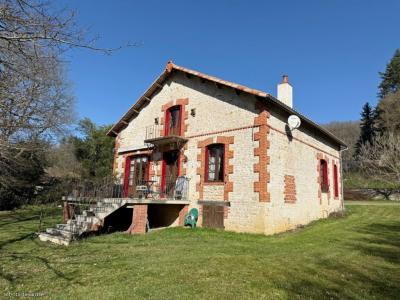 For sale Nanteuil-en-vallee 7 rooms 172 m2 Charente (16700) photo 0