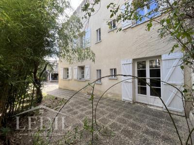 For sale Condom 6 rooms 236 m2 Gers (32100) photo 0