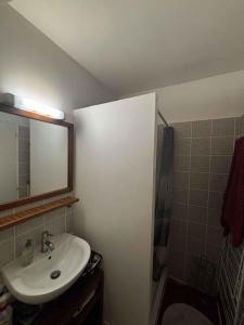 For rent Rochelle 1 room 23 m2 Charente maritime (17000) photo 3