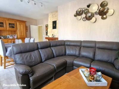 For sale Gua 5 rooms 92 m2 Charente maritime (17600) photo 4