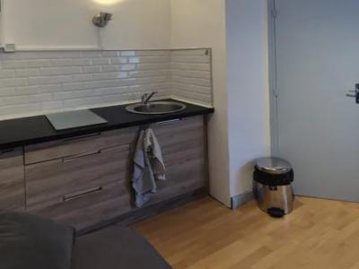 Louer Appartement 15 m2 Paris-16eme-arrondissement