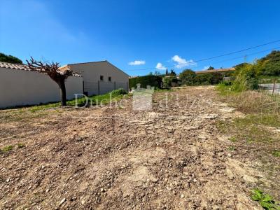 Acheter Terrain 451 m2 Uzes