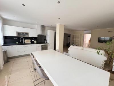 Louer Appartement 84 m2 Nice
