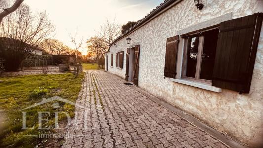 For sale Bergerac 3 rooms 75 m2 Dordogne (24100) photo 0