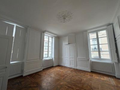 Louer Appartement Lyon-1er-arrondissement 1895 euros
