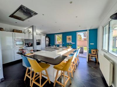 For sale 6 rooms 150 m2 Vendee (85180) photo 0