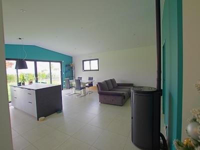 For sale 4 rooms 110 m2 Vendee (85150) photo 1