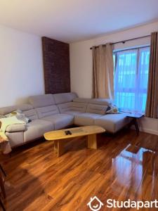 For rent Courbevoie 3 rooms 70 m2 Hauts de Seine (92400) photo 0