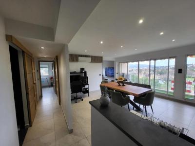 For sale Aubagne 4 rooms 70 m2 Bouches du Rhone (13400) photo 0