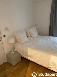 Louer Appartement Paris-16eme-arrondissement Paris
