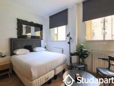 Louer Appartement 25 m2 Paris-8eme-arrondissement