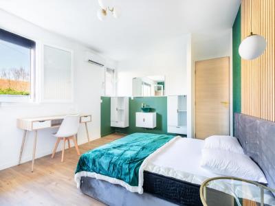 For rent Villejuif 16 rooms 320 m2 Val de Marne (94800) photo 0