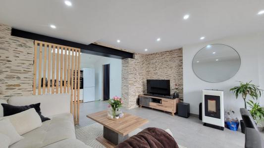 For sale Segre 4 rooms 96 m2 Maine et loire (49500) photo 0