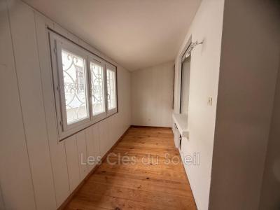 Louer Appartement Toulon 781 euros