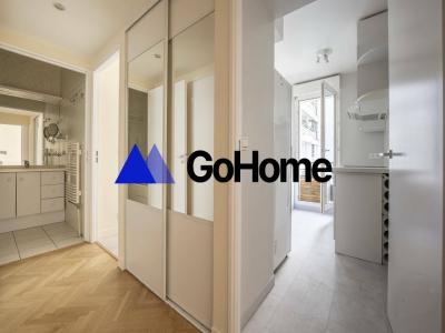 For rent Issy-les-moulineaux 2 rooms 46 m2 Hauts de Seine (92130) photo 2