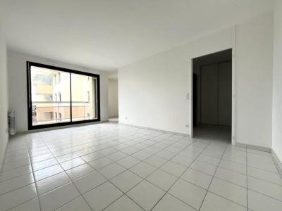 Louer Appartement 33 m2 Saint-laurent-du-var