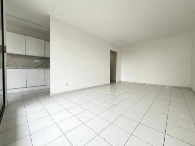 Louer Appartement Saint-laurent-du-var 680 euros