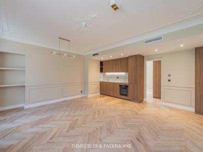 For sale Paris-8eme-arrondissement 2 rooms 55 m2 Paris (75008) photo 0