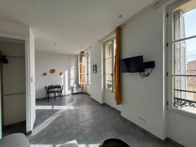 For rent Marseille-2eme-arrondissement 1 room 25 m2 Bouches du Rhone (13002) photo 0