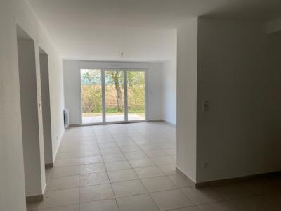 Louer Appartement Foissiat 740 euros