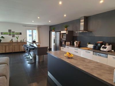 For sale Saint-julien-les-rosiers 5 rooms 163 m2 Gard (30340) photo 3