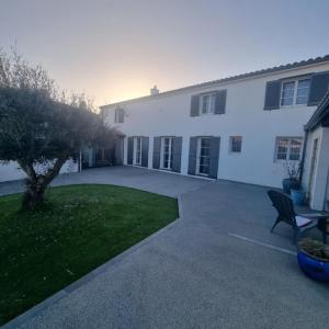 For sale Grues 8 rooms 170 m2 Vendee (85580) photo 0