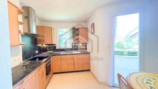 Louer Appartement Divonne-les-bains 2890 euros