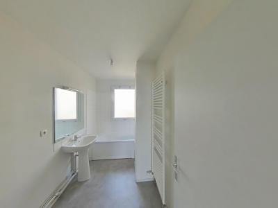 For sale Toulouse 4 rooms 77 m2 Haute garonne (31300) photo 2