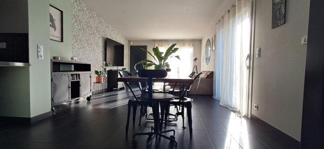 For sale Laval 6 rooms 106 m2 Mayenne (53000) photo 2