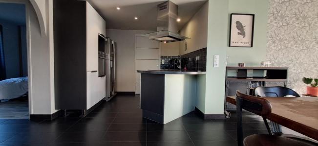 For sale Laval 6 rooms 106 m2 Mayenne (53000) photo 4