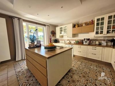 For sale Sarrians 9 rooms 211 m2 Vaucluse (84260) photo 3