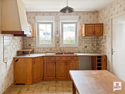 For sale Sable-sur-sarthe 6 rooms 137 m2 Sarthe (72300) photo 2