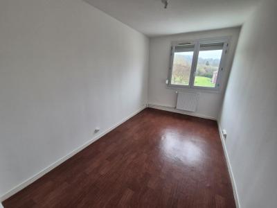 Louer Appartement Bogny-sur-meuse 619 euros