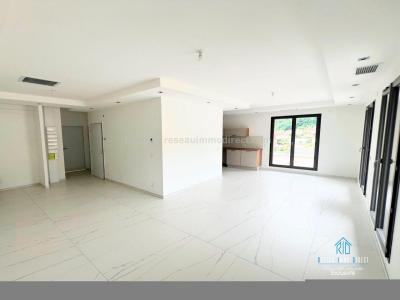 For sale Renage 5 rooms 110 m2 Isere (38140) photo 2