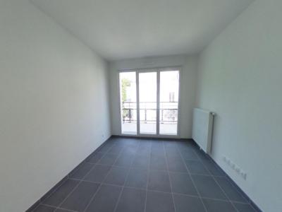 For rent Ozoir-la-ferriere 2 rooms 40 m2 Seine et marne (77330) photo 2
